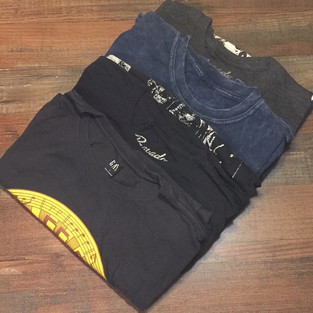 Band tees lot- 4 shirts 😈